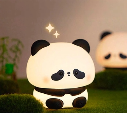 Luminária e Abajur de Panda Cabeçudo e Triste com Luz Quente e Confortável